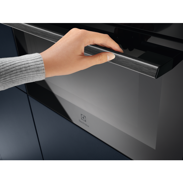Electrolux - Kuchenka mikrofalowa do zabudowy - EVK6E40Z