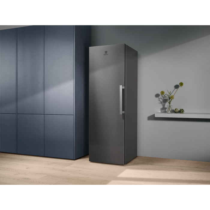 Electrolux - Zamrażarka wolnostojąca - LUT7ME28X2