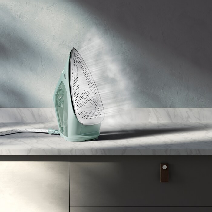 Electrolux - Żelazko tradycyjne - E7SI1-6LG