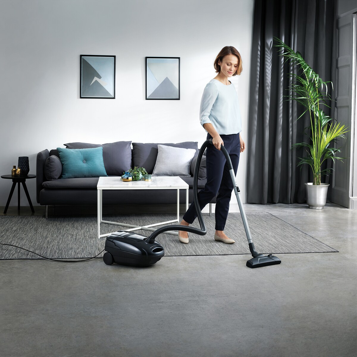 Electrolux - Odkurzacz tradycyjny - ECE33EB