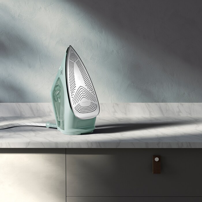 Electrolux - Żelazko tradycyjne - E7SI1-6LG