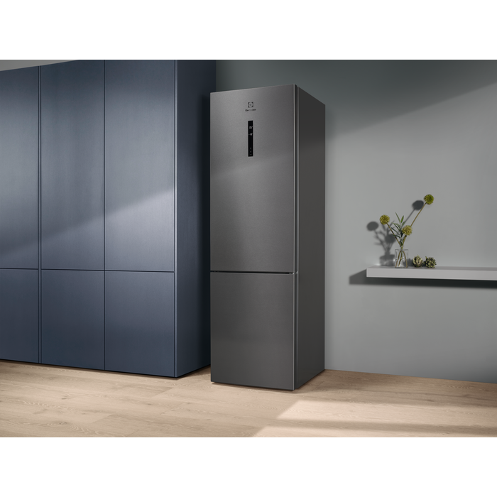 Electrolux - Lodówka wolnostojąca - LNT7ME36X3