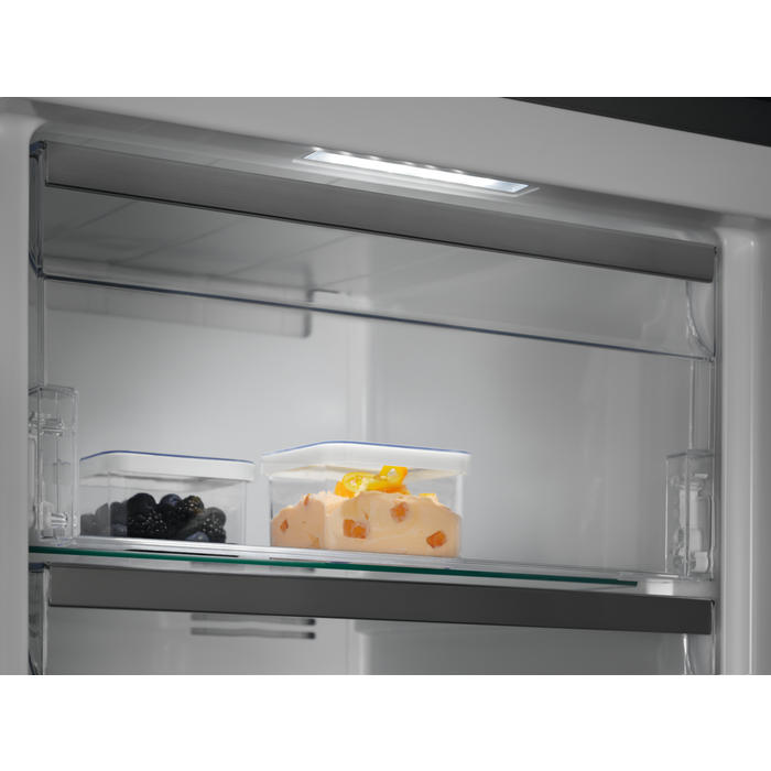 Electrolux - Zamrażarka wolnostojąca - LUT7ME28X2