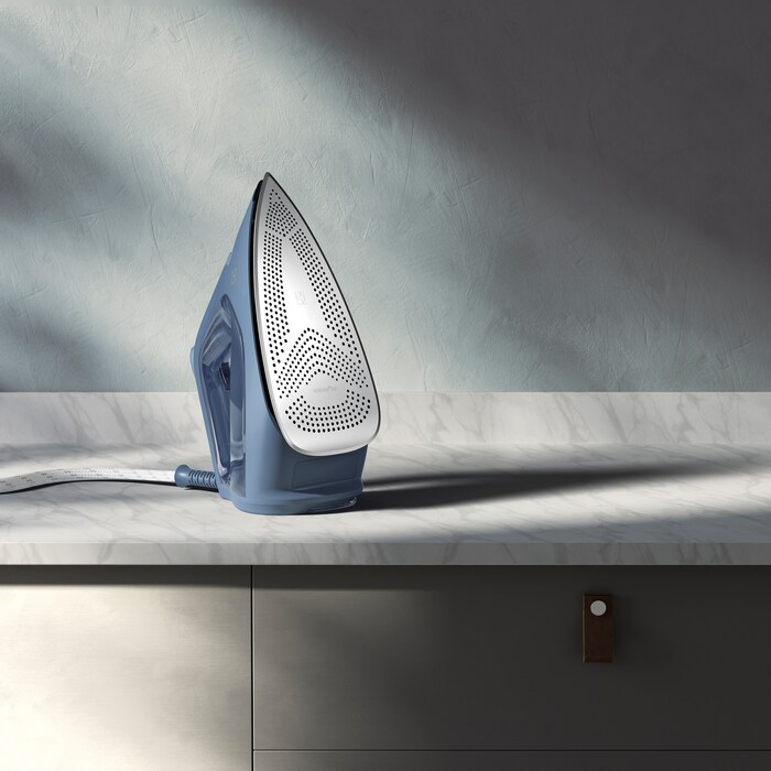 Electrolux - Żelazko tradycyjne - E7SI1-8DB