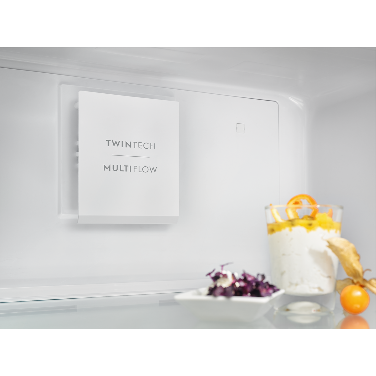 Electrolux - Lodówka wolnostojąca - LNC7ME32X3