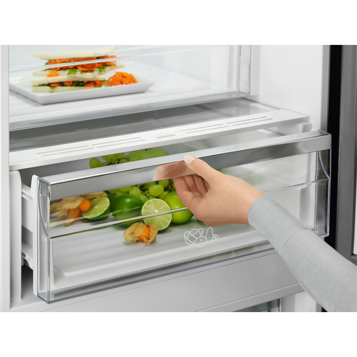 Electrolux - Lodówka wolnostojąca - LNT7ME36X3