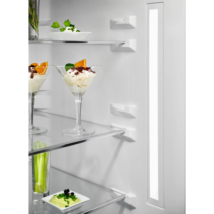 Electrolux - Lodówka wolnostojąca - LNT7ME36X3