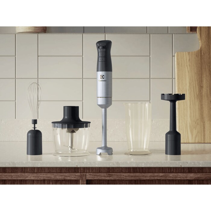 Set of accessories for mixer E5HB2-8SS on the table