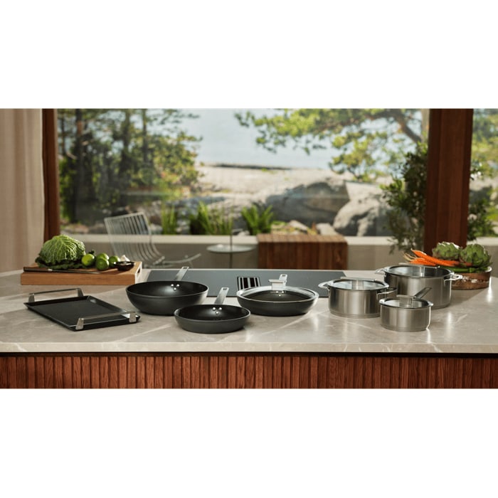 Designed to cook on all hobs, and even in the oven.