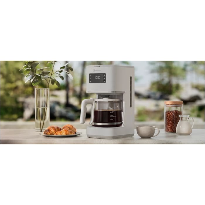 24-hour timer: Wake up to freshly brewed coffee.