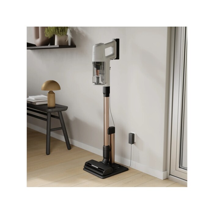 Store and charge your vacuum cleaner with ease and flexibility in the free standing charging stand