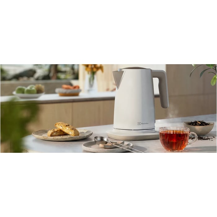 Choose the best temperature for coffee or different types of tea.