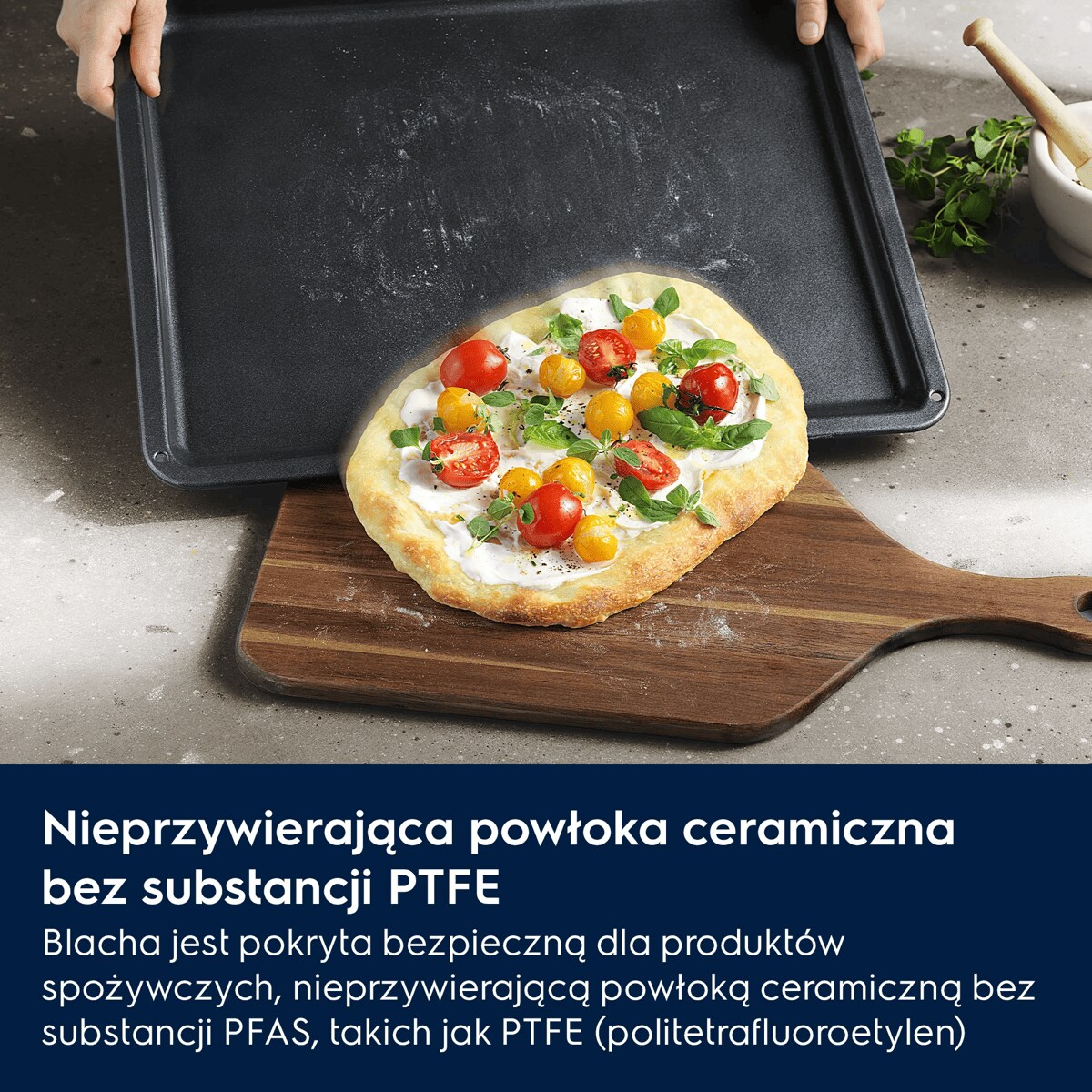 Nieprzywierająca powłoka ceramiczna bez substancji PTFE Blacha jest pokryta bezpieczną dla produktów spożywczych, nieprzywierającą powłoką ceramiczną bez substancji PFAS, takich jak PTFE (politetrafluoroetylen).