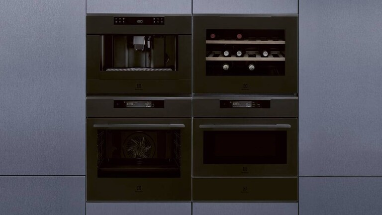 chłodziarka do wina i ekspres do kawy