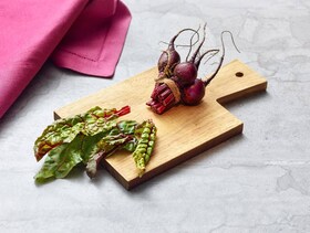 Pesto z liści buraka