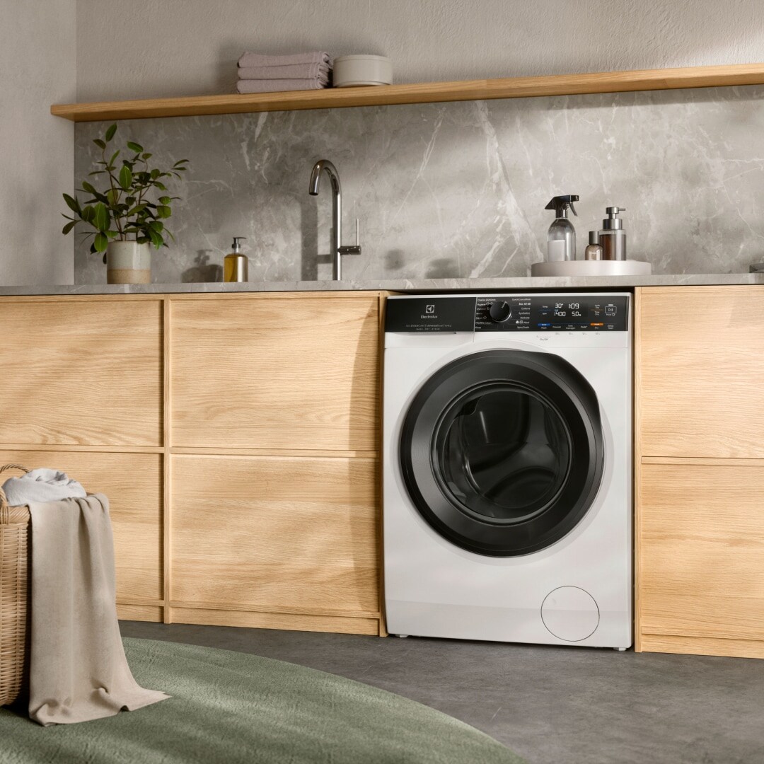 Pralkosuszarka Electrolux pod blatem.