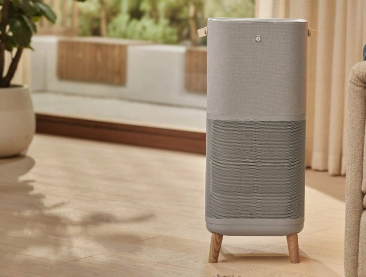 Oczyszczacz powietrza w salonie