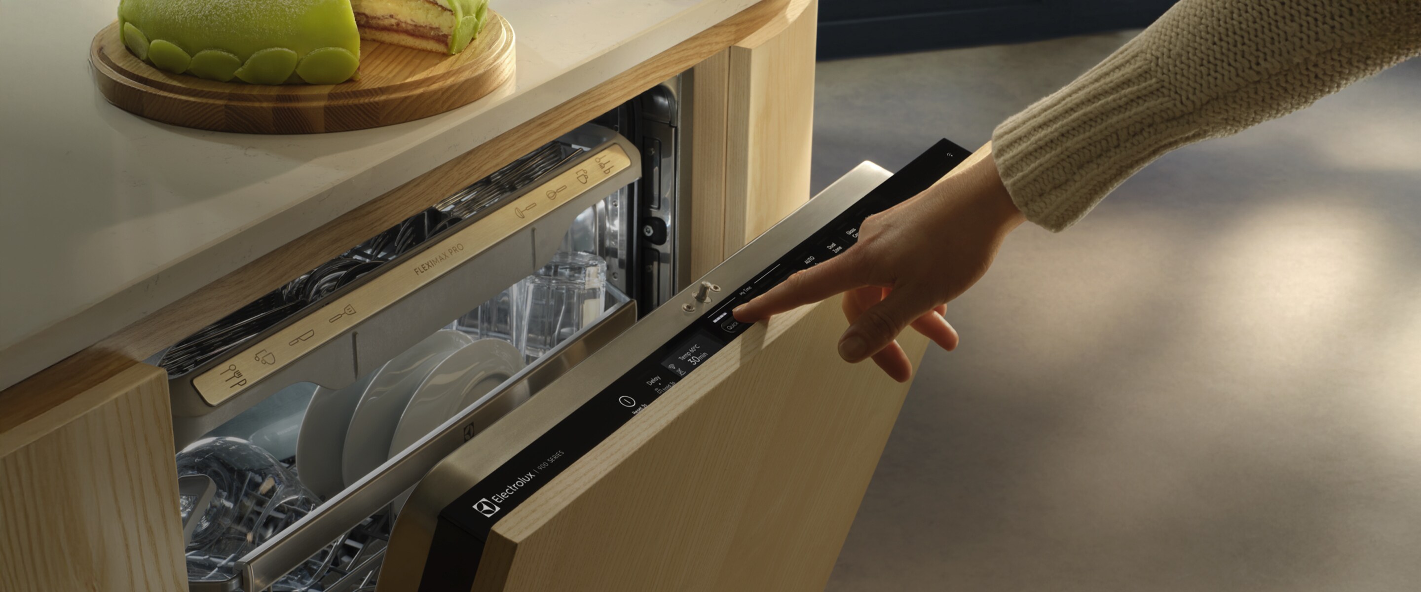 Otwarta zmywarka serii 900 z panelem sterowania QuickSelect 2.0