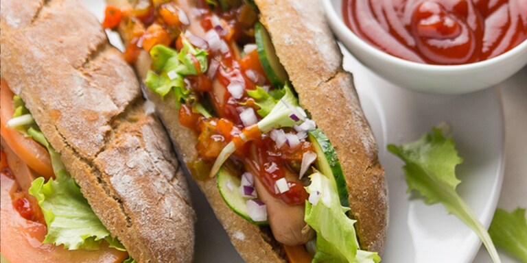 Pełnoziarnista bułka do hot-dogów